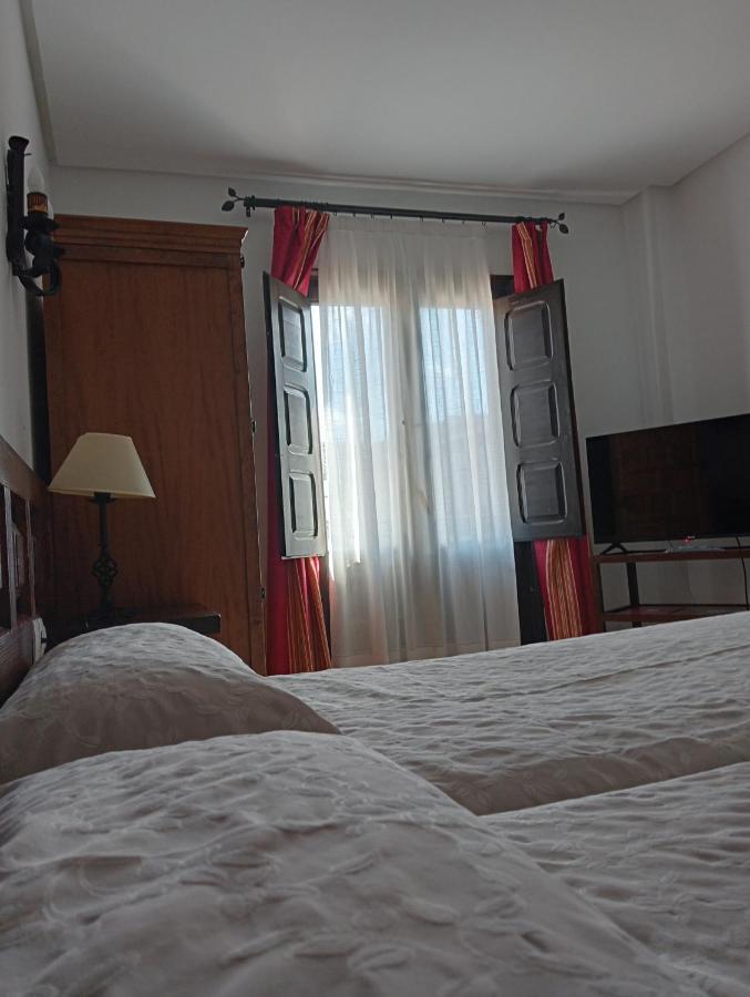 Hotel Nuevo Arlanza Covarrubias Kültér fotó
